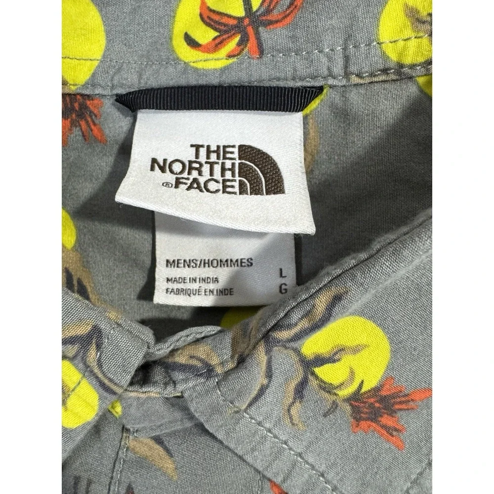 The North Face Size L Short Sleeve Baytrail Shirt Aviator Many Camp Tools Print